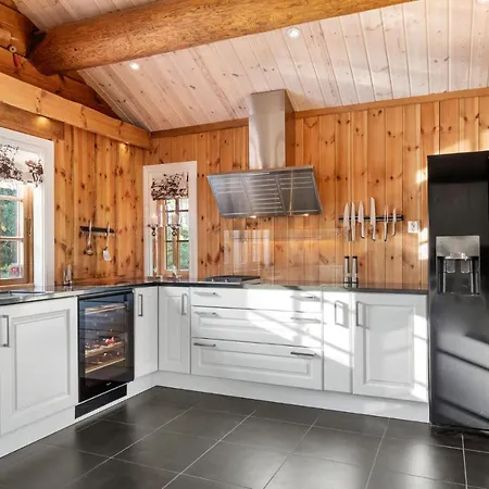 Gorgeous In With Kitchen Holiday home